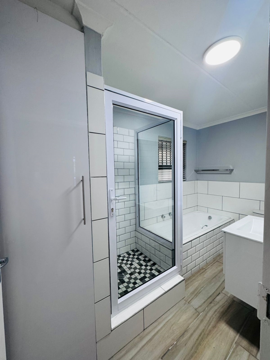 To Let 1 Bedroom Property for Rent in Guldenland Western Cape